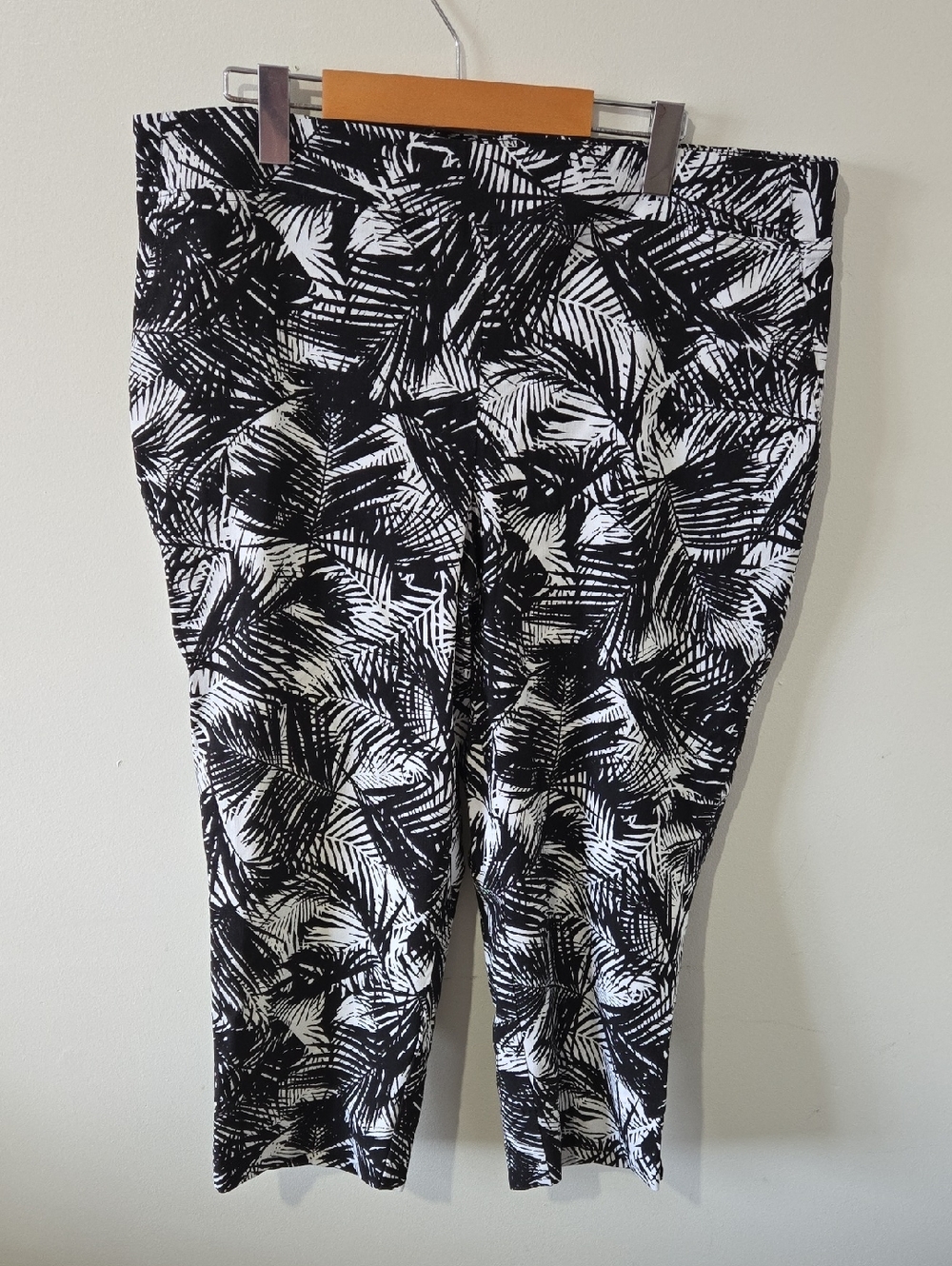 Cynthia Rowley Ladies 18W Capris